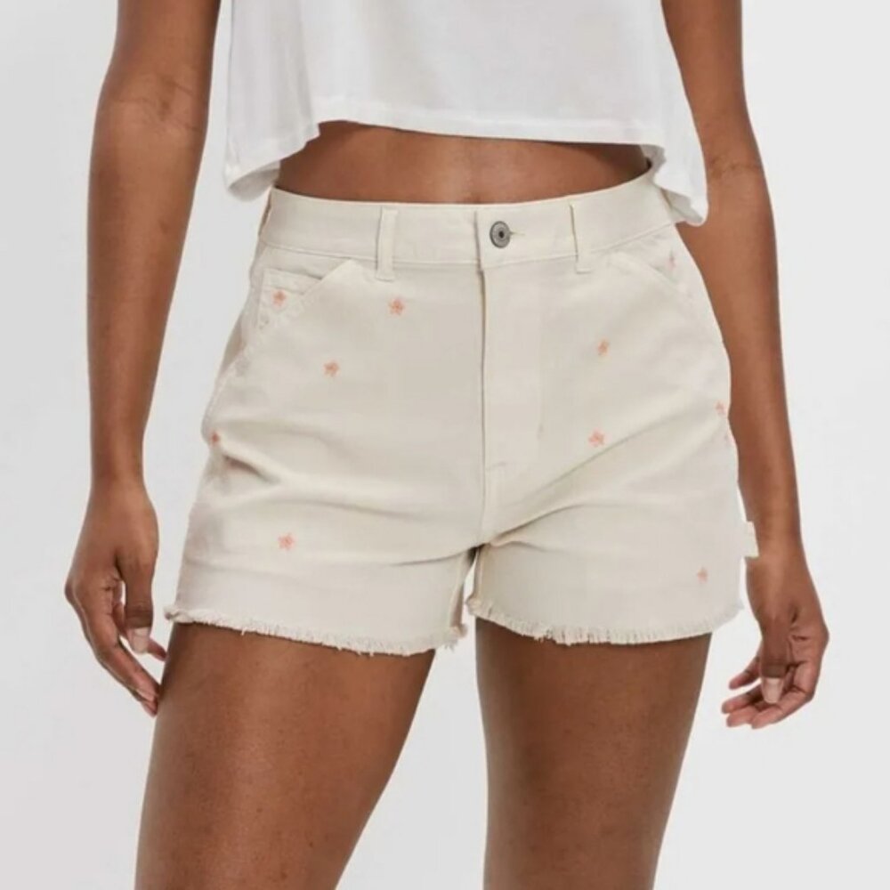 NWT American Eagle Highest Rise 90s Boyfriend Short--Cream w/Embroidered Flowers